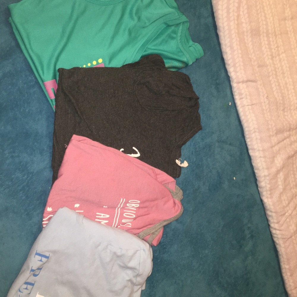 Bundle of women’s shirts (4)